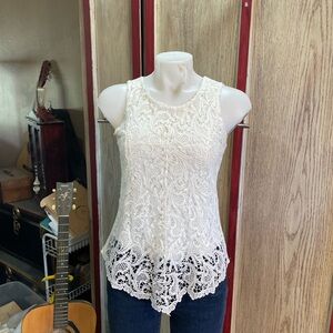 Elegant Lace Sleeveless Top - White